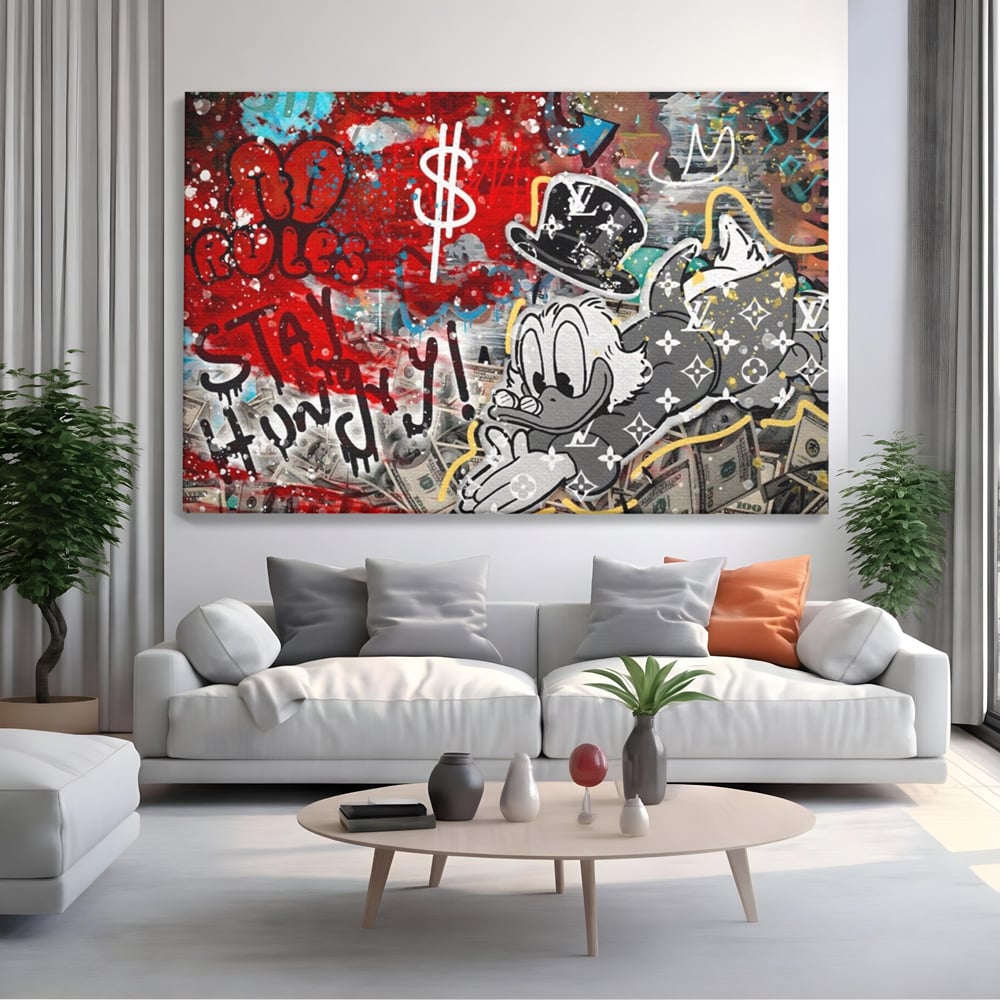 Tablou canvas cu tablou canvas cu scrooge mcduck si graffiti, fara rama, pe sasiu de lemn, pe perete intr-un living